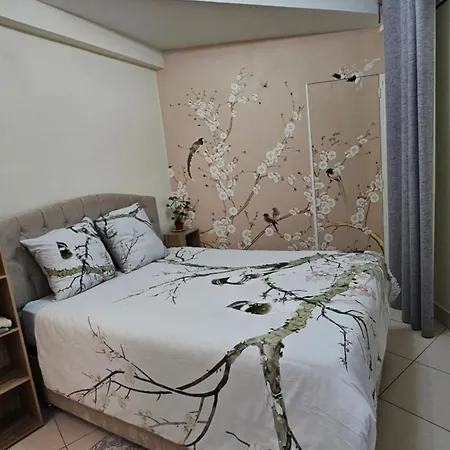 Jolie Avec 2 Partagees *